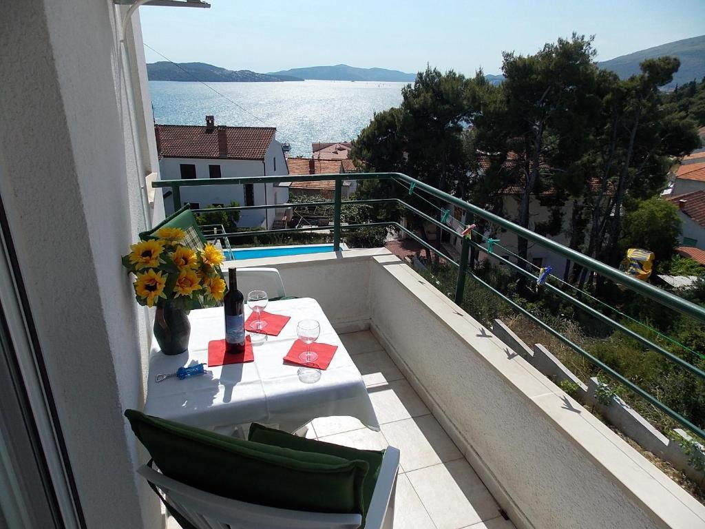 Apartments Villa Goja Трогир Экстерьер фото